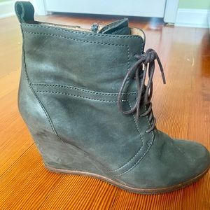 Leather wedge boot- lovely grey, like new